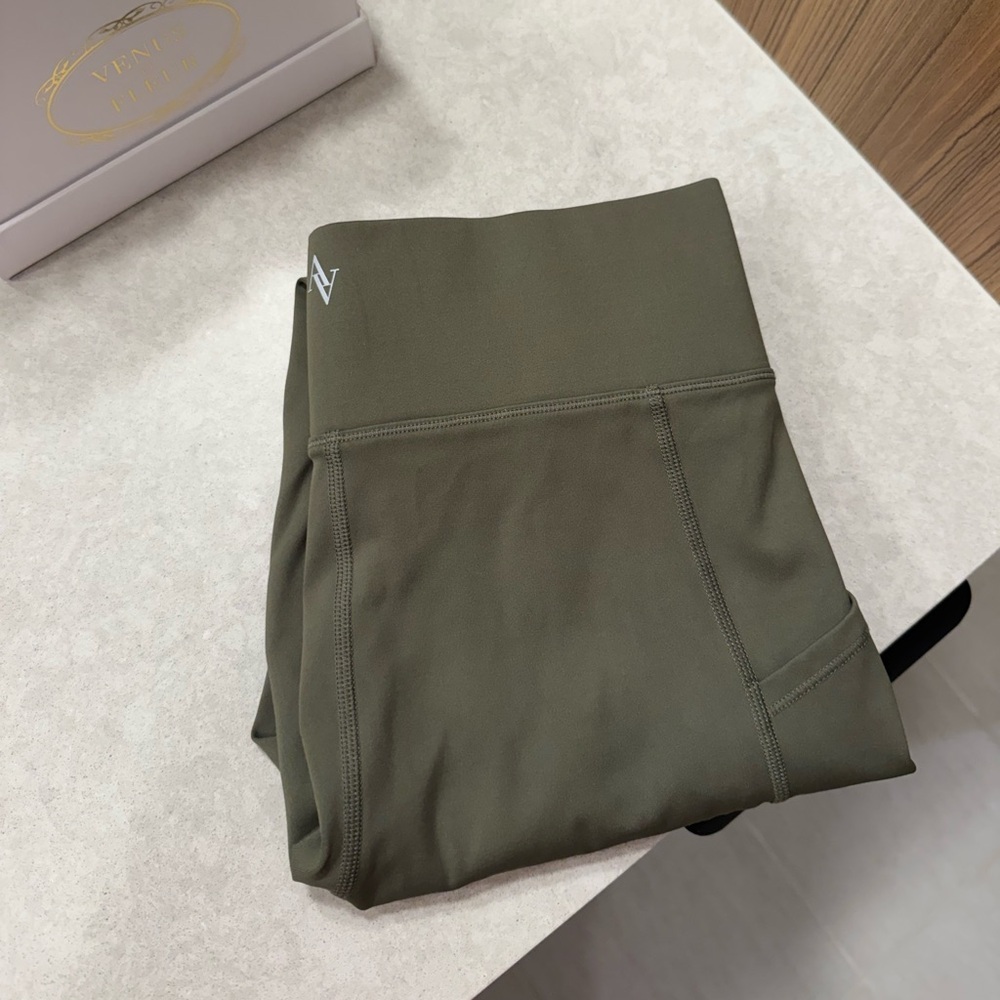 All Access High Waisted Center Stage Pocket Legging